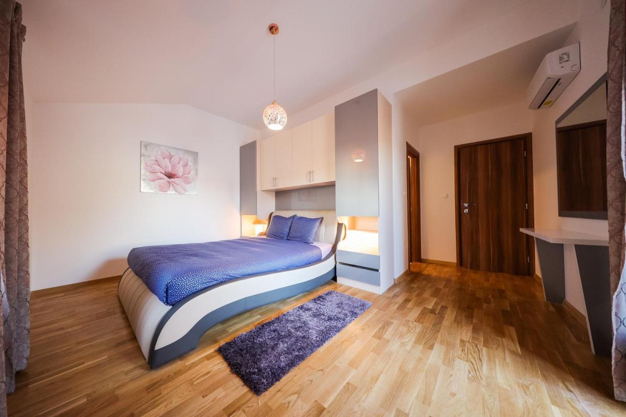 Holiday Home Mare Petrcane Ngoại thất bức ảnh