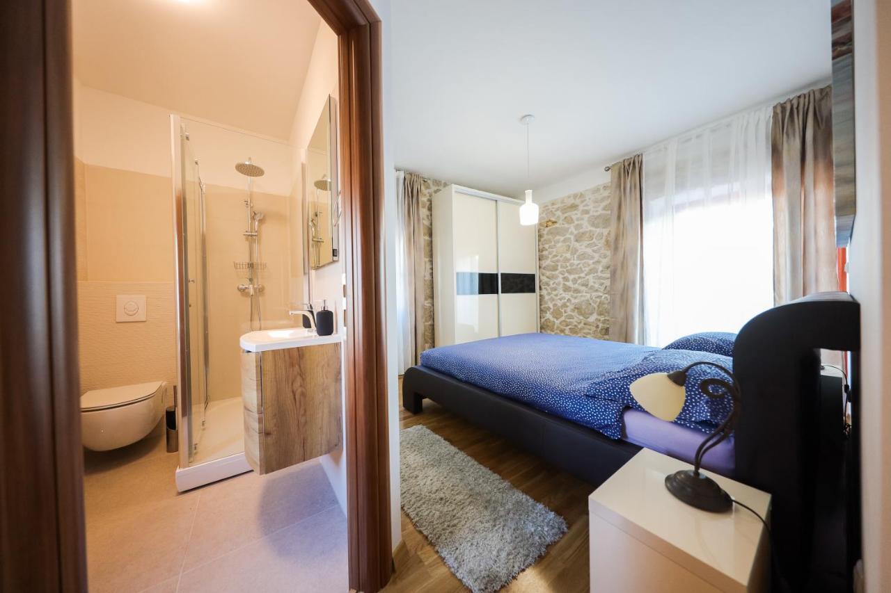Holiday Home Mare Petrcane Ngoại thất bức ảnh