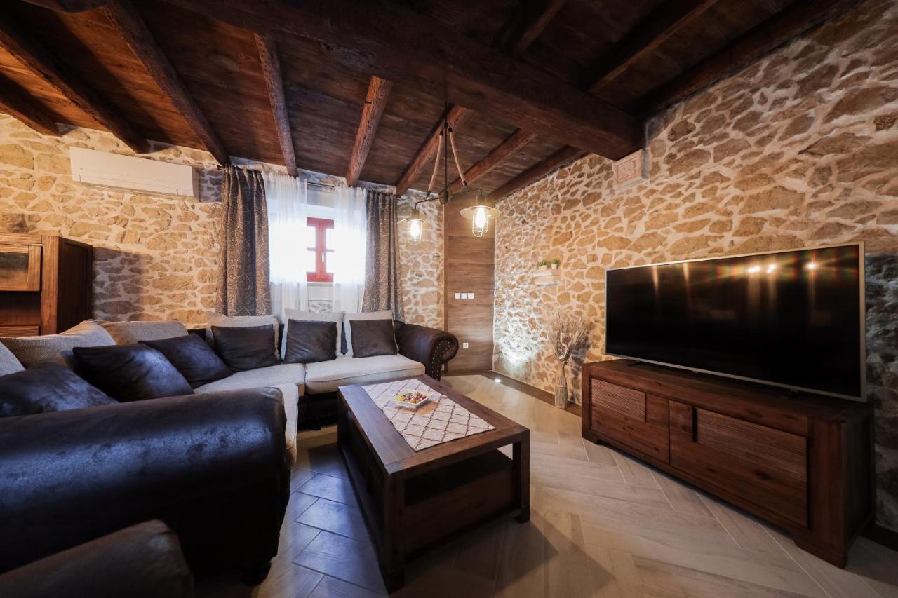 Holiday Home Mare Petrcane Ngoại thất bức ảnh